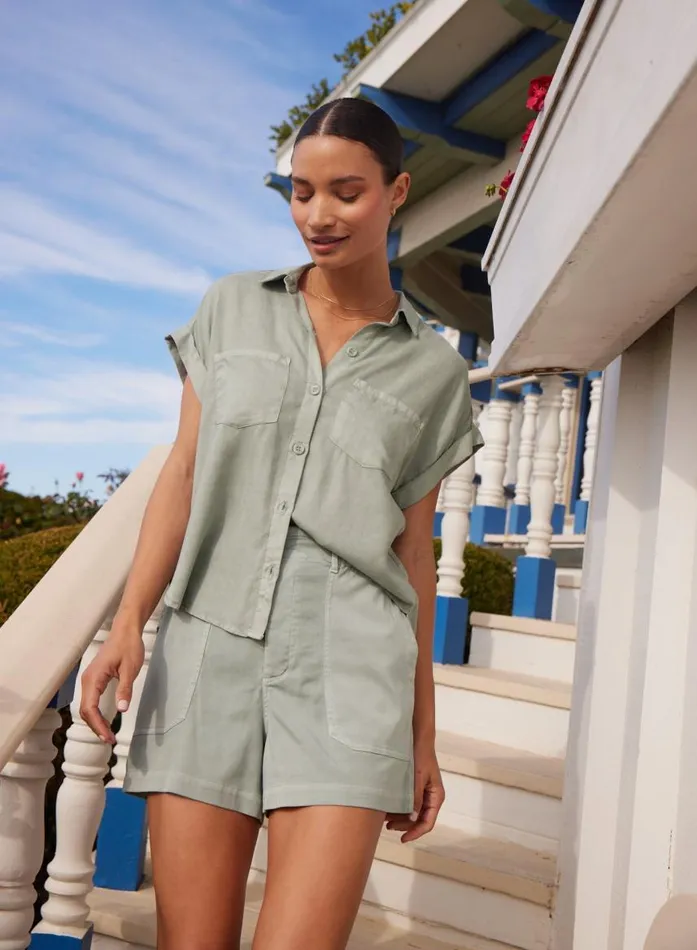 Bella Dahl Callie Ruffle Short 8211 Oasis Green Women Shorts