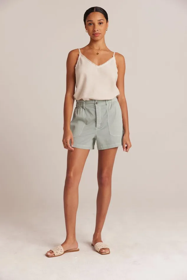 Bella Dahl Callie Ruffle Short 8211 Oasis Green Women Shorts Bella Dahl Callie Ruffle Short 8211 Oasis Green Women Shorts
