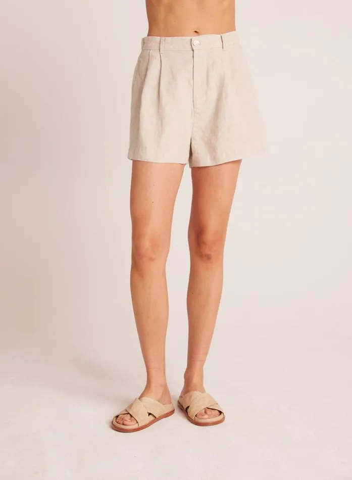 Bella Dahl Pleat Front Trouser Short 8211 Linen Sand Women Shorts Bella Dahl Pleat Front Trouser Short 8211 Linen Sand Women Shorts