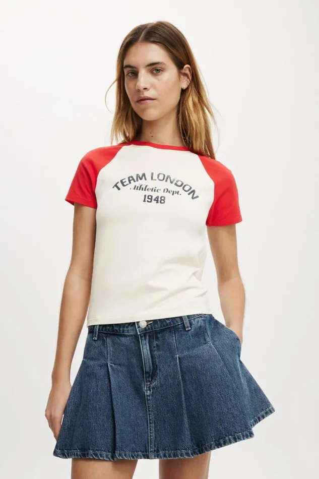 Cotton On Tops Fitted Graphic Lcn Raglan Longline Tee Team London Scarlet Red Cregraveme Fraiche 8211 Women Cotton On Tops Fitted Graphic Lcn Raglan Longline Tee Team London Scarlet Red Cregraveme Fraiche 8211 Women