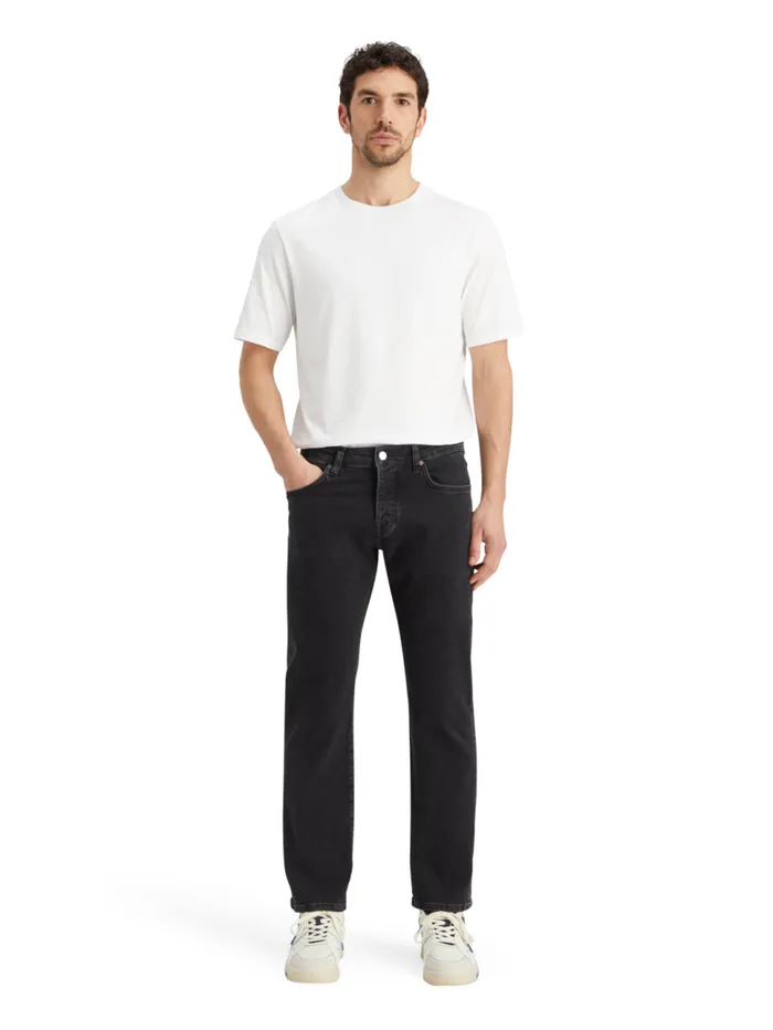 Essential THE ZEE STRAIGHT JEANS CITY BLACK City Black Men Scotch and Soda Essentials