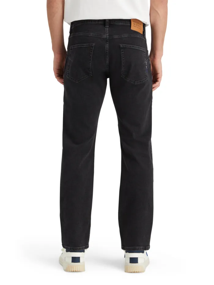 Essential THE ZEE STRAIGHT JEANS CITY BLACK City Black Men Scotch and Soda Essentials Essential THE ZEE STRAIGHT JEANS CITY BLACK City Black Men Scotch and Soda Essentials
