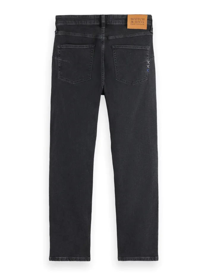 Essential THE ZEE STRAIGHT JEANS CITY BLACK City Black Men Scotch and Soda Essentials Essential THE ZEE STRAIGHT JEANS CITY BLACK City Black Men Scotch and Soda Essentials