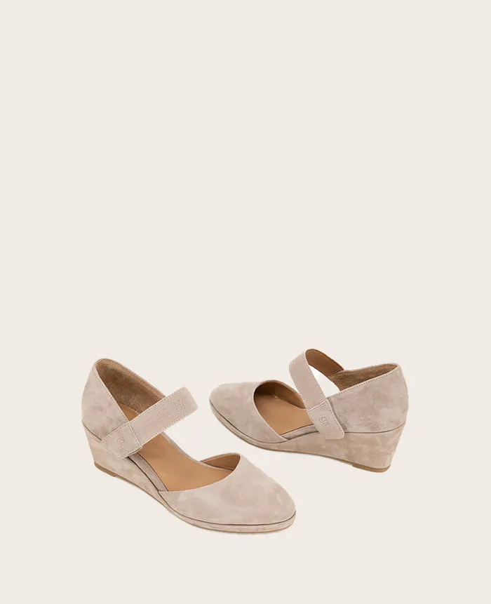 Kenneth Cole Sandals and Wedges Women GENTLE SOULS Oriana Suede Wedge Mushroom Suede Kenneth Cole Sandals and Wedges Women GENTLE SOULS Oriana Suede Wedge Mushroom Suede