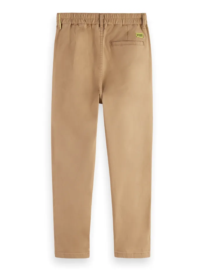 LOOSE TAPERED PEACHED CHINO Sand Kids Scotch and Soda Pants