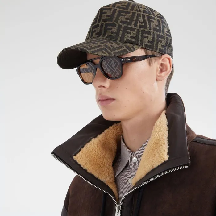 Man Brown Fabric Baseball Cap Brown Fendi Hats and Gloves