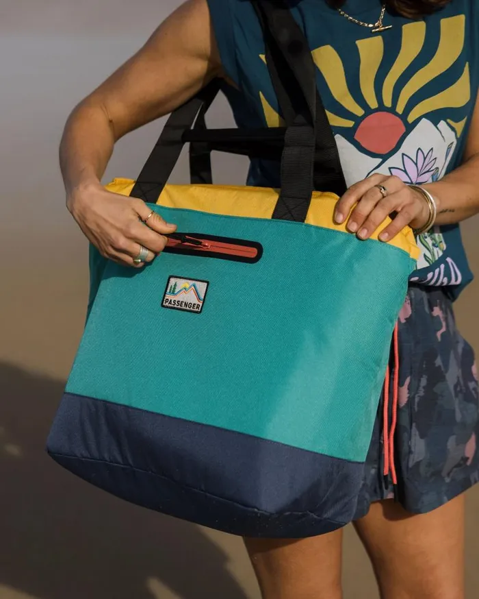 MenWomen Backpacks and Bags Passenger Tote Recycled Cooler Bag Multi Primary Multi Primary