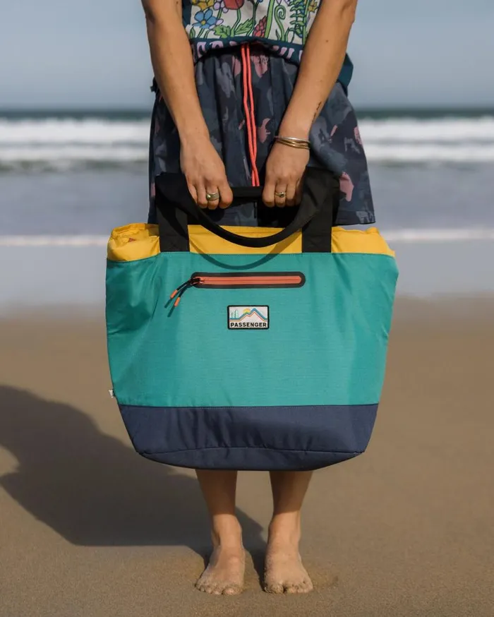 MenWomen Backpacks and Bags Passenger Tote Recycled Cooler Bag Multi Primary Multi Primary