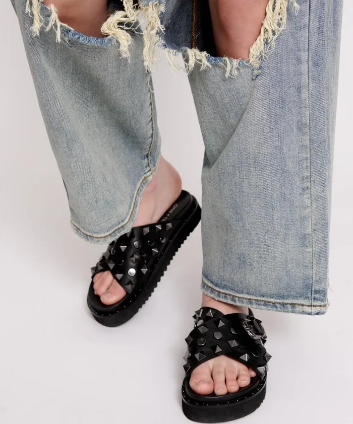 One Teaspoon Footwear IGGY STUDDED CROSS OVER SLIDE 8211 Women One Teaspoon Footwear IGGY STUDDED CROSS OVER SLIDE 8211 Women