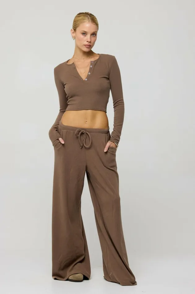 RESA Lounge Henley Rib In Chai 8211 Women