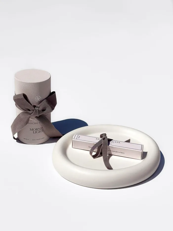 The Deluxe Essence Box Essence Women Brochu Walker Morning Light Fragrance and Candle