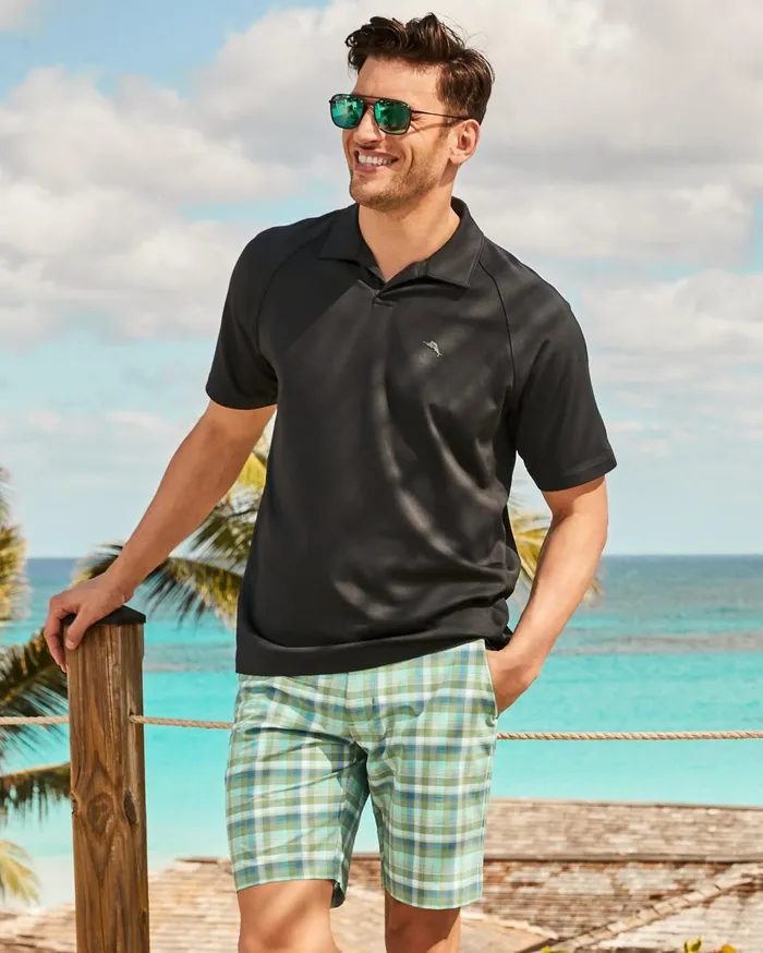 Tommy Bahama Chip Shot EWaist IslandZone 8Inch Shorts Stone Khaki Men Shorts Tommy Bahama Chip Shot EWaist IslandZone 8Inch Shorts Stone Khaki Men Shorts