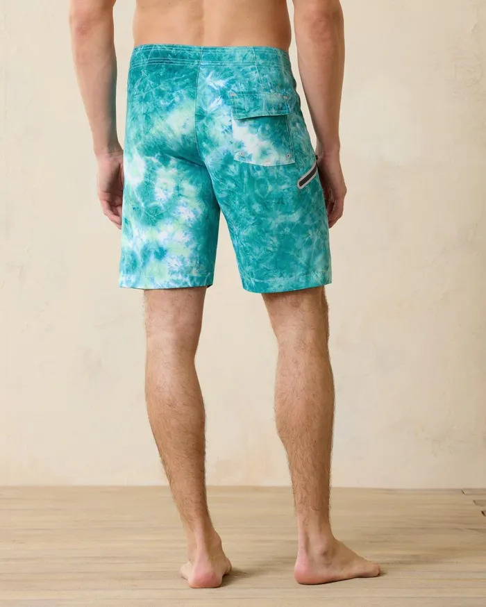 Tommy Bahama Naples Spotted At Sea 6Inch Swim Trunks Black Men Swim and Boardshorts Tommy Bahama Naples Spotted At Sea 6Inch Swim Trunks Black Men Swim and Boardshorts