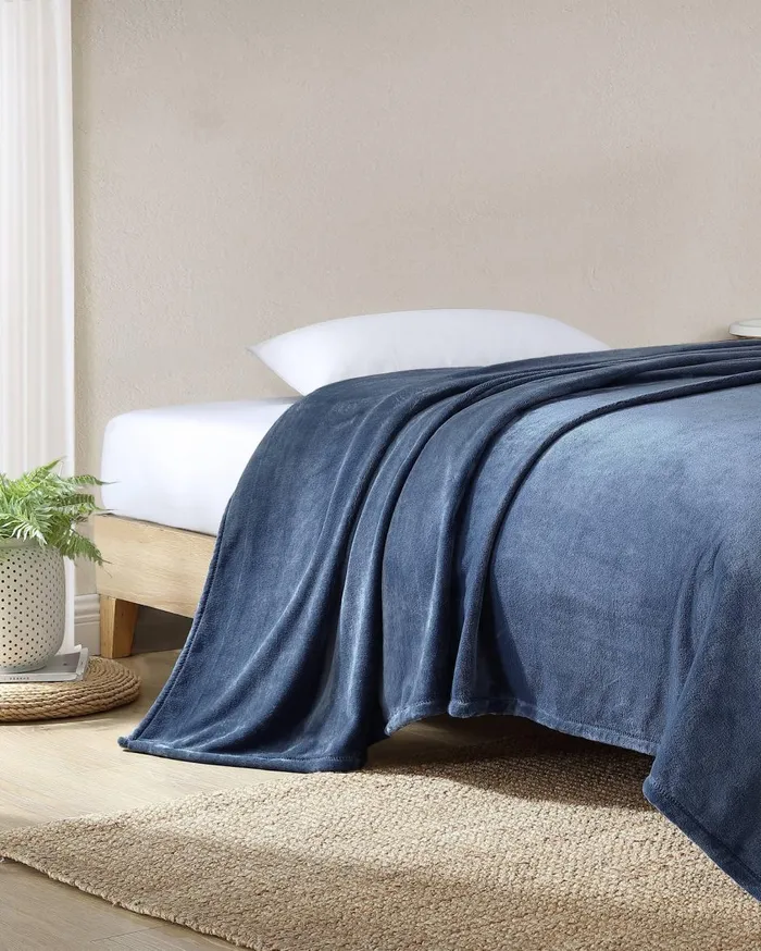 Tommy Bahama Plush Fleece Blue Twin Blanket Blue Beach and Home Bedding Tommy Bahama Plush Fleece Blue Twin Blanket Blue Beach and Home Bedding