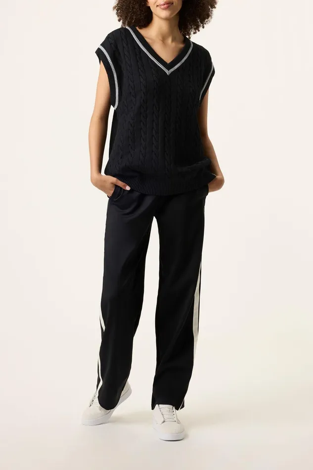Tops and TShirts Women Fila Baseline Cable Knit Vest 002 Blackultimate Gray Tops and TShirts Women Fila Baseline Cable Knit Vest 002 Blackultimate Gray