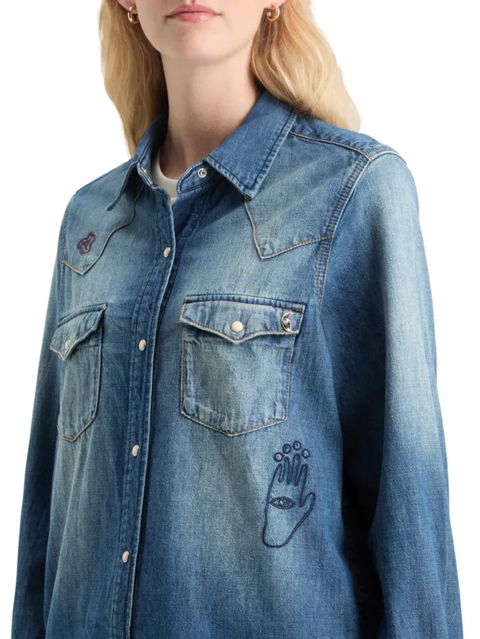 WASHED REGULAR FIT DENIM WESTERN SHIRT WITH EMBROIDERIES Washed Indigo Women Scotch and Soda Blouses and Shirts WASHED REGULAR FIT DENIM WESTERN SHIRT WITH EMBROIDERIES Washed Indigo Women Scotch and Soda Blouses and Shirts