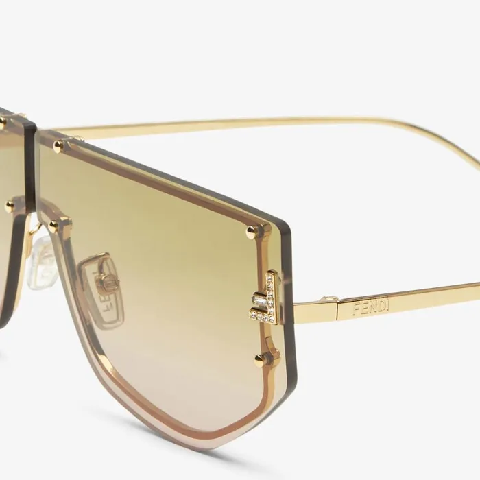 Woman Shield Sunglasses With TwoTone Gradient Lenses Fendi Sunglasses