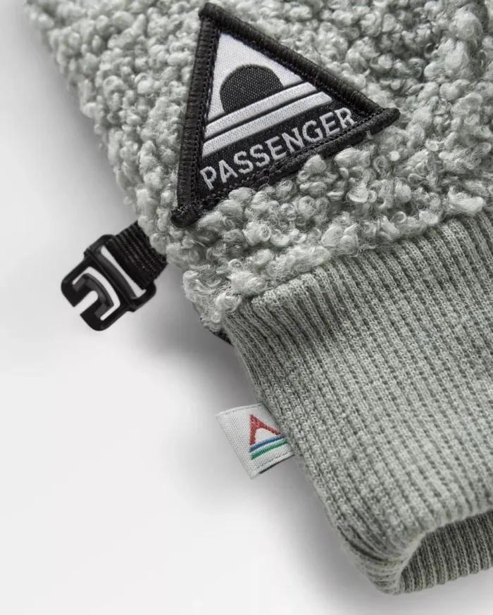 Women Gloves Passenger Snowfall 20 Recycled Sherpa Gloves Pistachio Pistachio