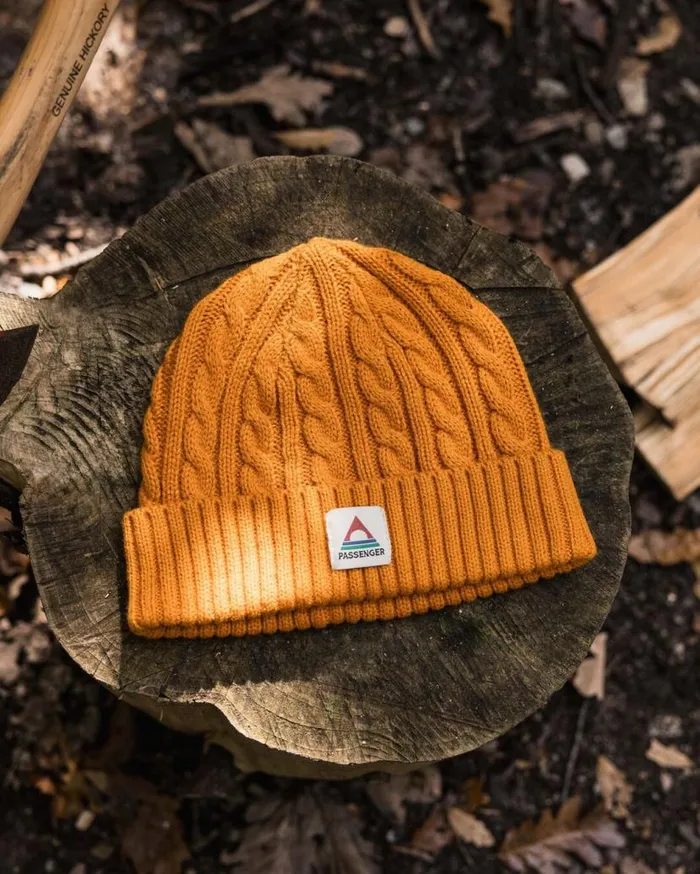 WomenMen Beanies Passenger Fireside Recycled Cable Knit Beanie Sunrise Orange Sunrise Orange