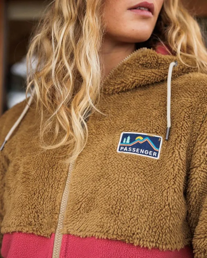 Women Tops Passenger Nestling Sherpa Hooded Fleece Biscuit Biscuit