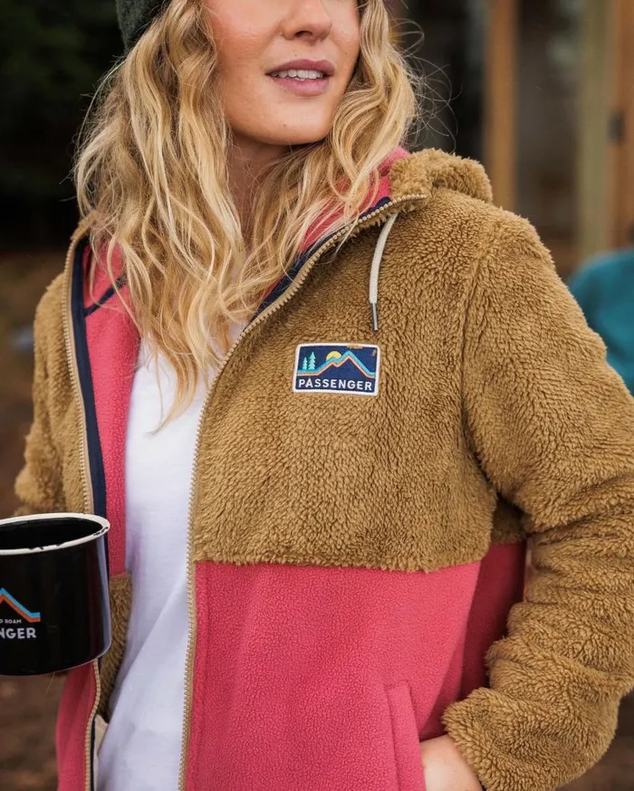 Women Tops Passenger Nestling Sherpa Hooded Fleece Biscuit Biscuit